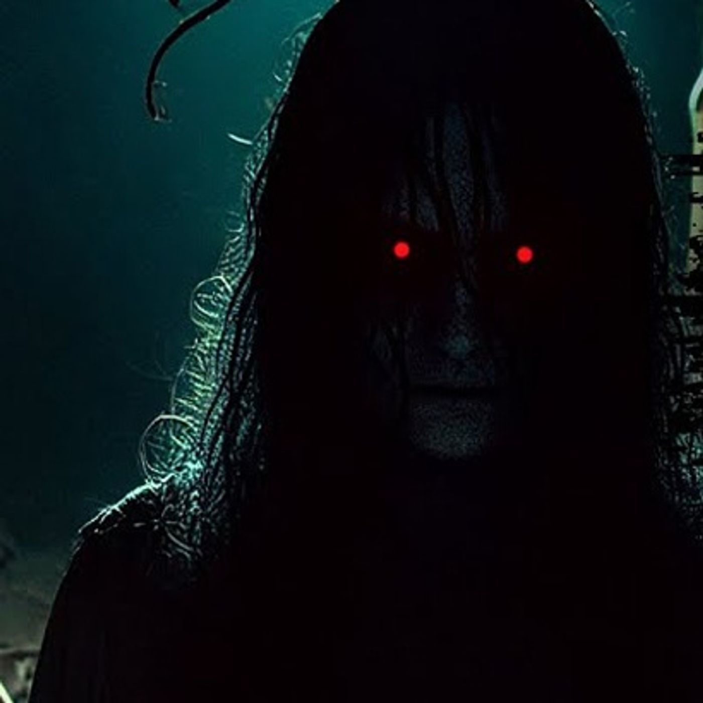 Brujas En El Retiro Espiritual: Ahora Me Sigue - Historias De Terror - Voces De La Noche