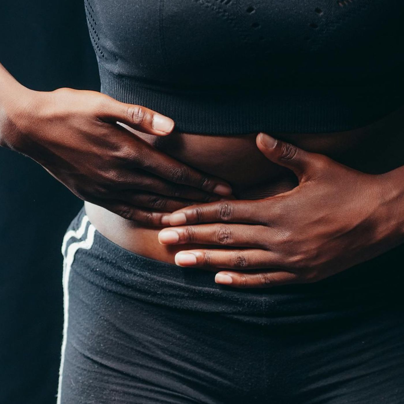 Gonfiore addominale: i probiotici e gli alimenti che aiutano davvero