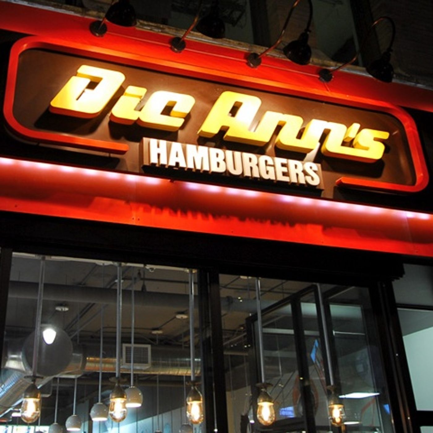 Episode 22: Dic Ann's with Nicolas Drapeau