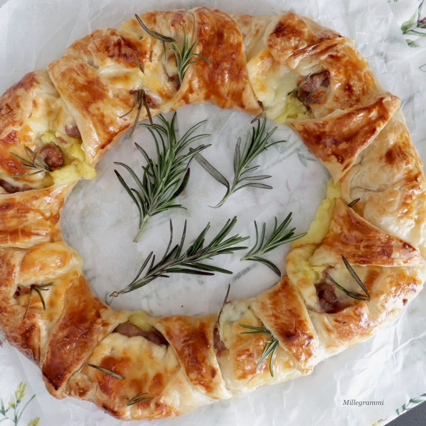 Corona di sfoglia patate salsiccia e scamorza episode artwork