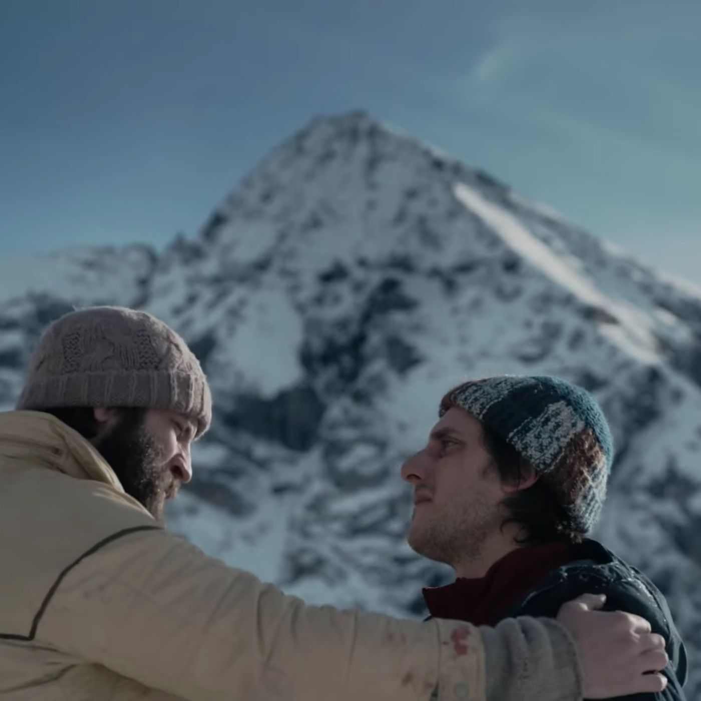 Montagna: Le Otto Montagne VS Survival Quest