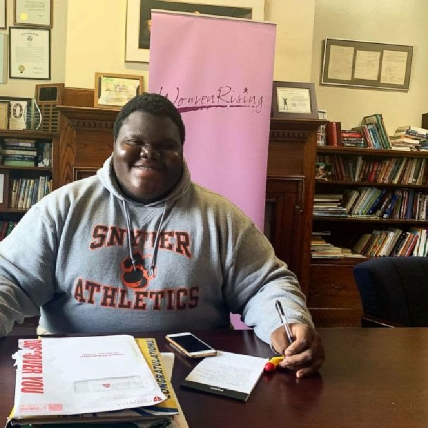 Teen Receives 17 College Acceptance Letters. Pay Attention Lori Loughlin And Felicity Huffman episode artwork