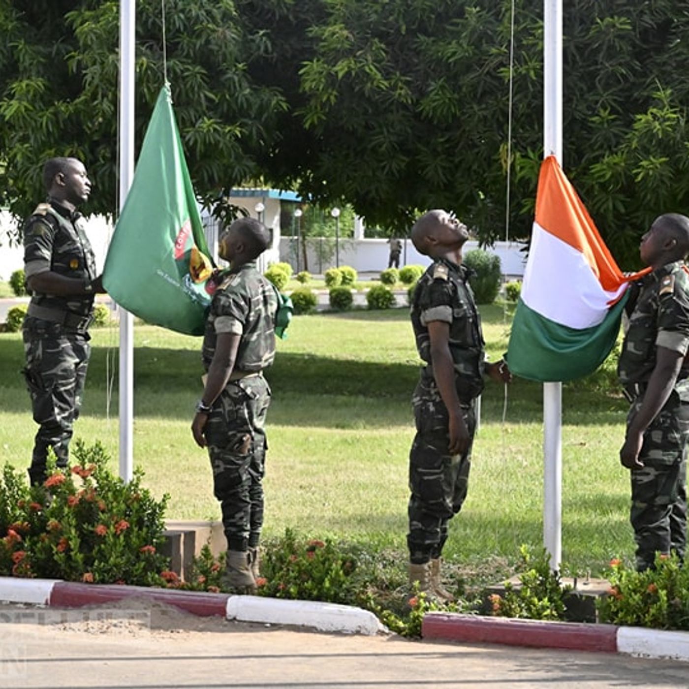 Les présidents du Niger, du Burkina Faso et du Mali ont officiellement présenté l’hymne de l'AES (Semaine sur kalangou) episode artwork
