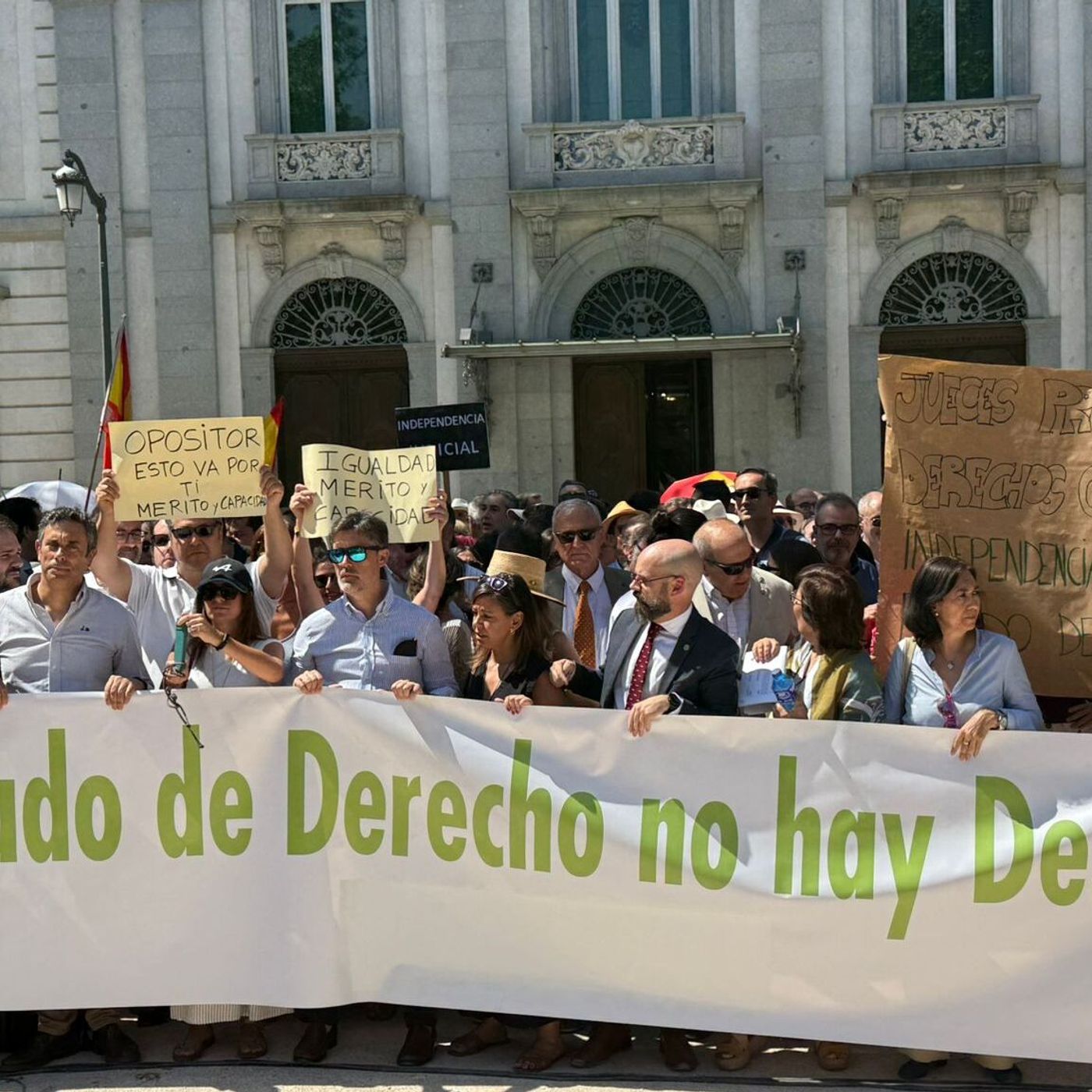 Firma de Carlos Cuesta: Recapitulación de los ataques de Pedro Sánchez a la Justicia