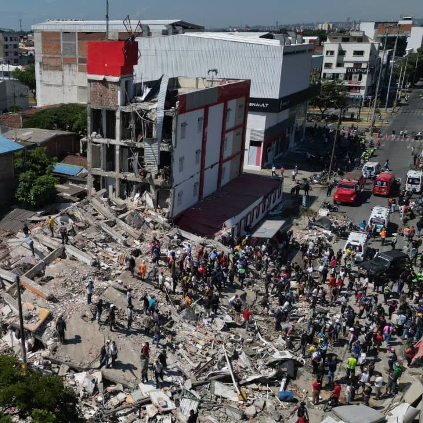 Forte scossa di terremoto (magnitudo 7.4) in Colombia: molte vittime e feriti episode artwork