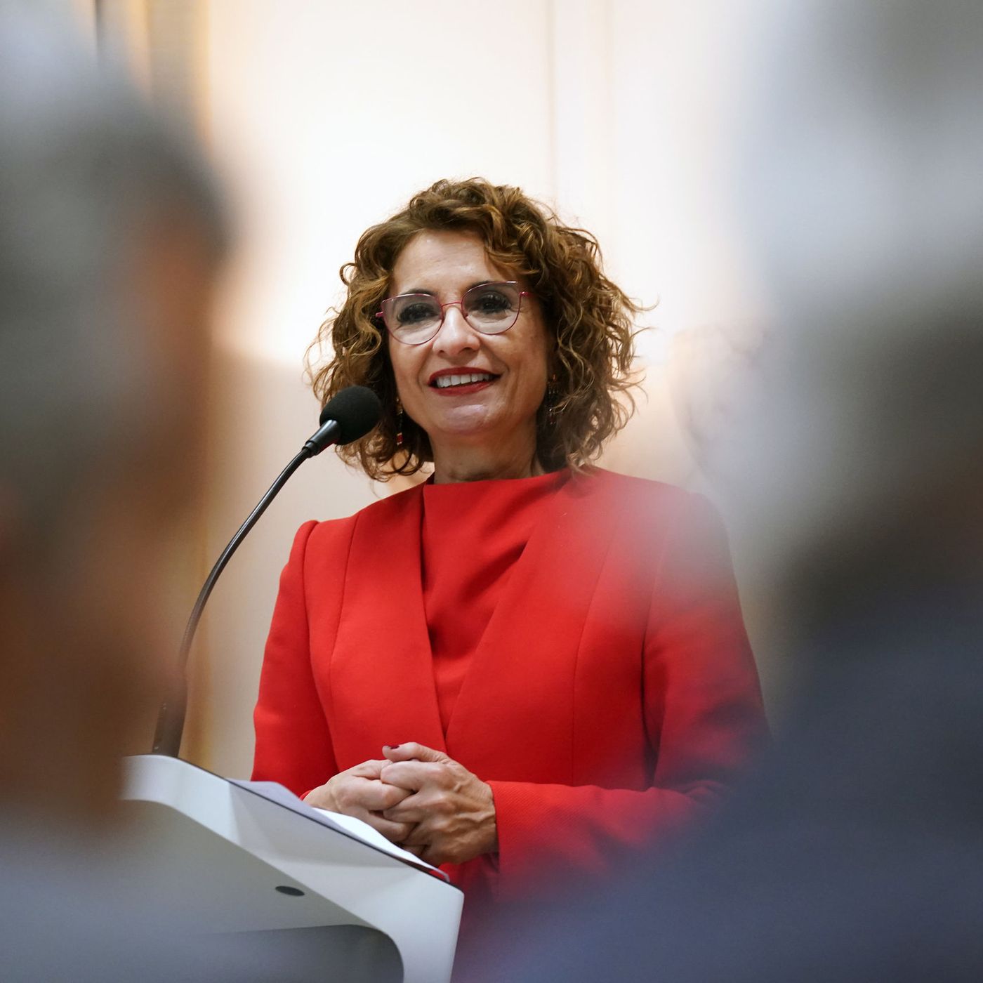 Prensa económica: Espanto por la quita masiva de deuda del Gobierno a las CCAA: "Es un rescate al descubierto"