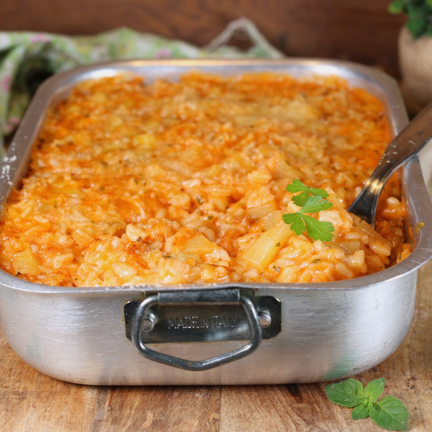 Riso al forno con patate e asiago: la ricetta del primo piatto ricco e filante episode artwork