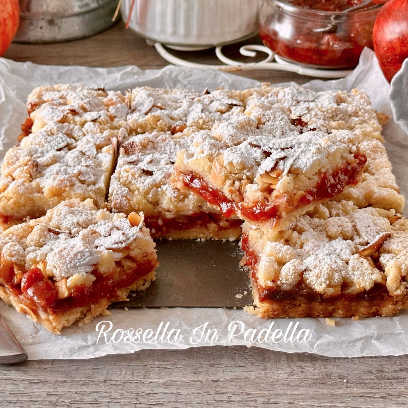 Sbriciolata con mele e marmellata