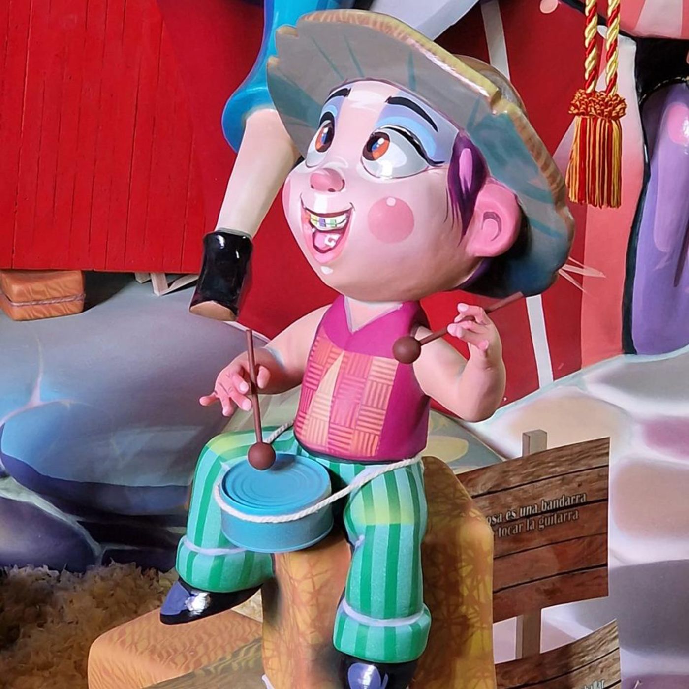 Pepe de Pardal y su tambor en la fallas de Valencia