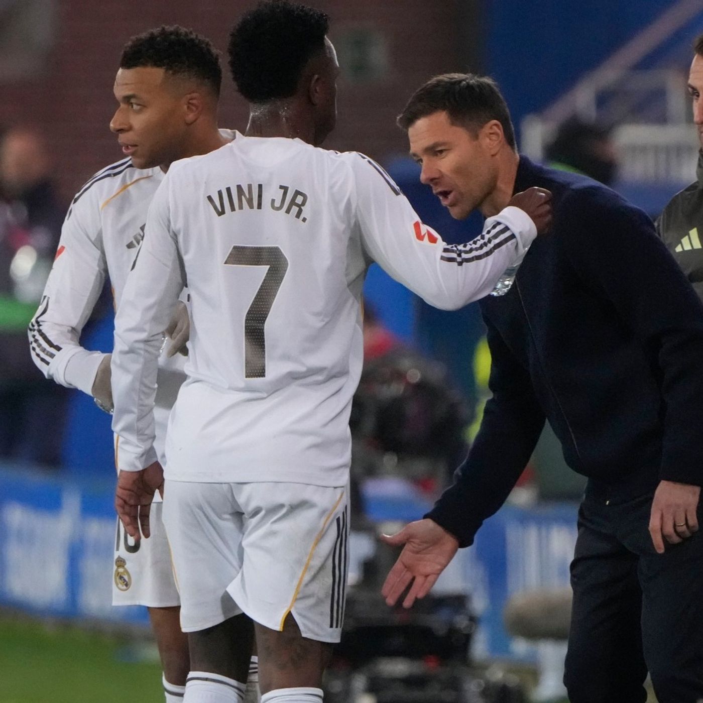 Carrusel Canalla | "No puede ser un 'se queda o se va' en cada partido". Xabi Alonso y su Real Madrid sobreviven al ultimátum de Mendizorroz