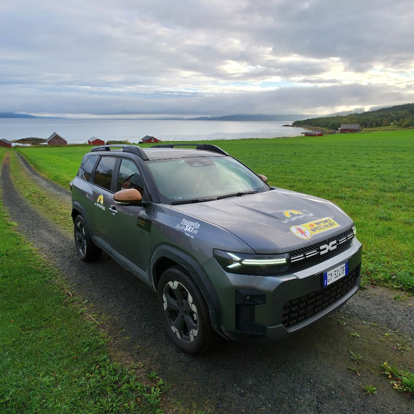Dacia Bigster - Cieli Artici: 8.000 km tra solitudine e bellezza episode artwork