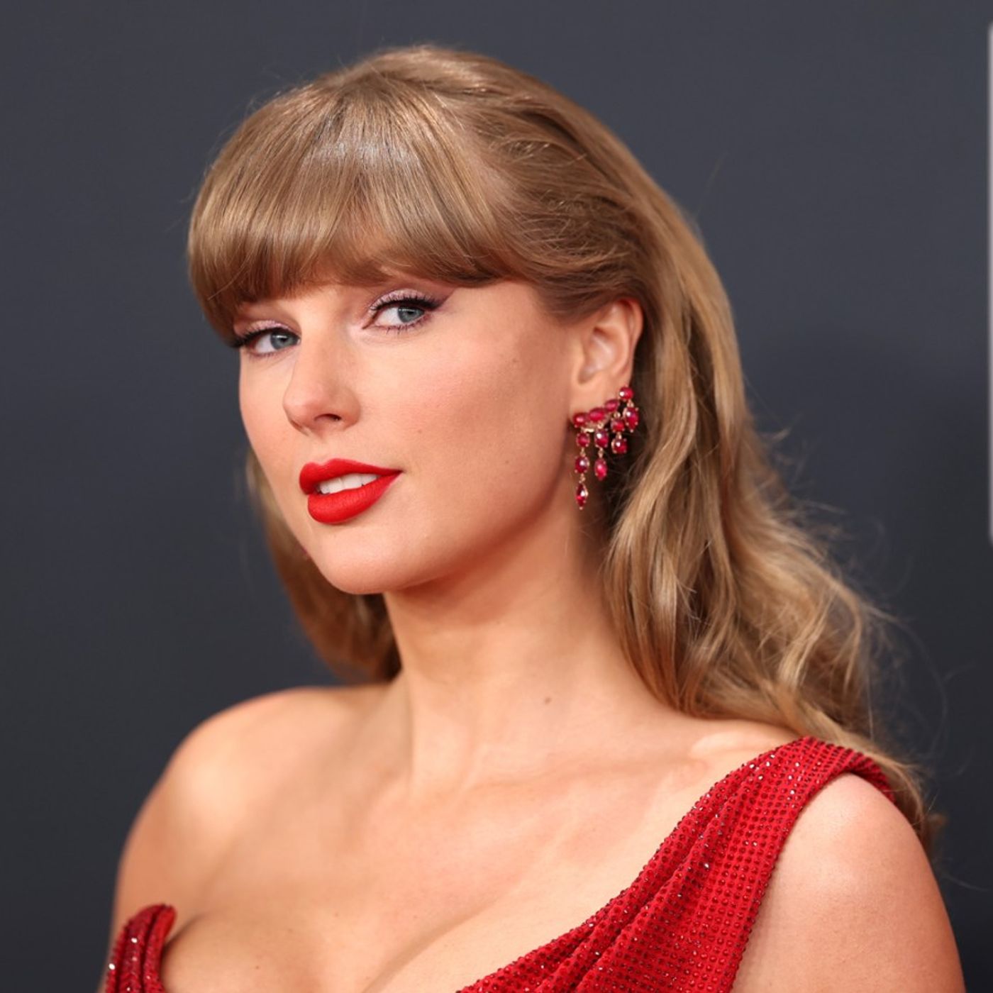 Taylor Swift Gives Jessie Her Flowers on Heartfelt ‘Toy Story 5’ Song