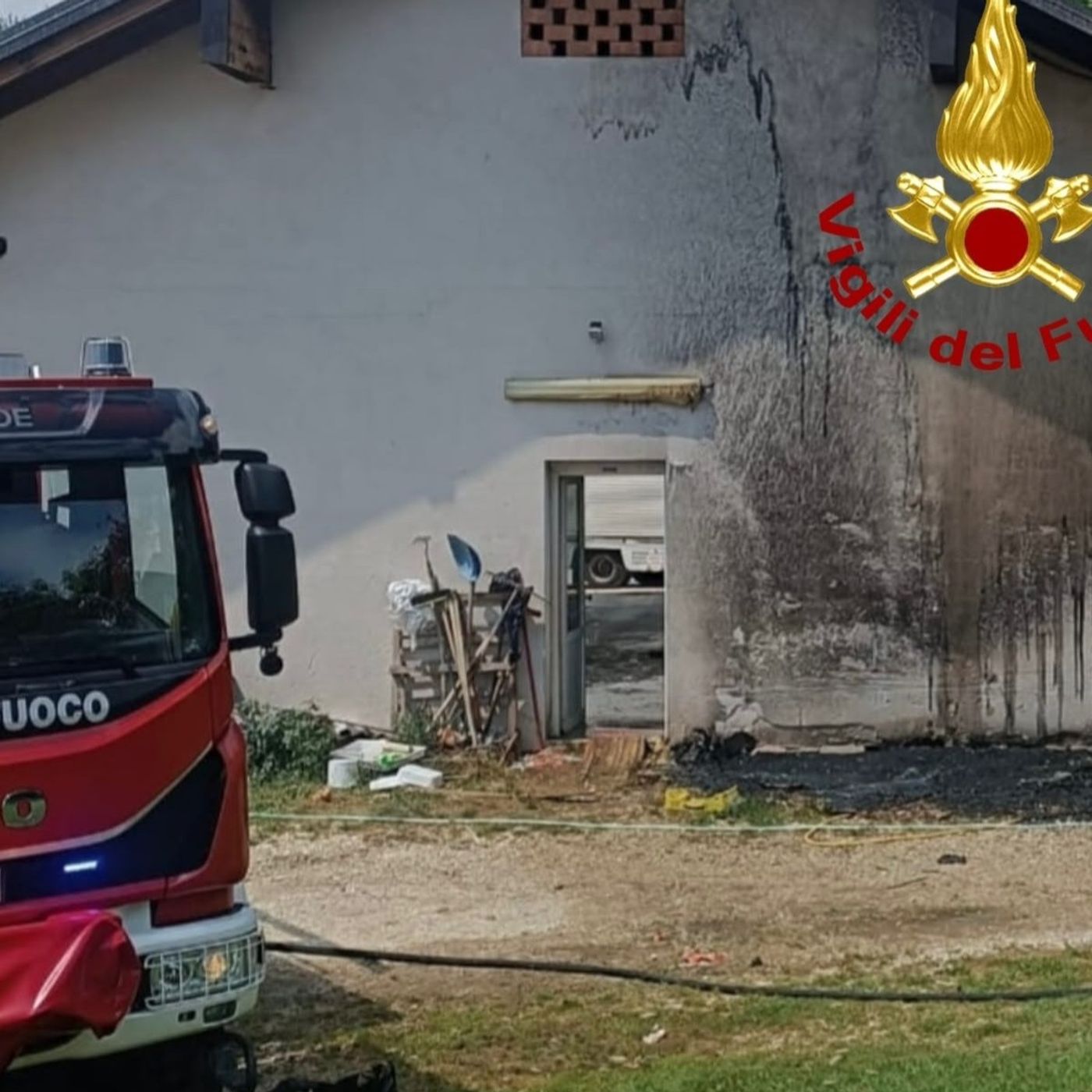 Paura a Roana, fiamme in un capannone episode artwork