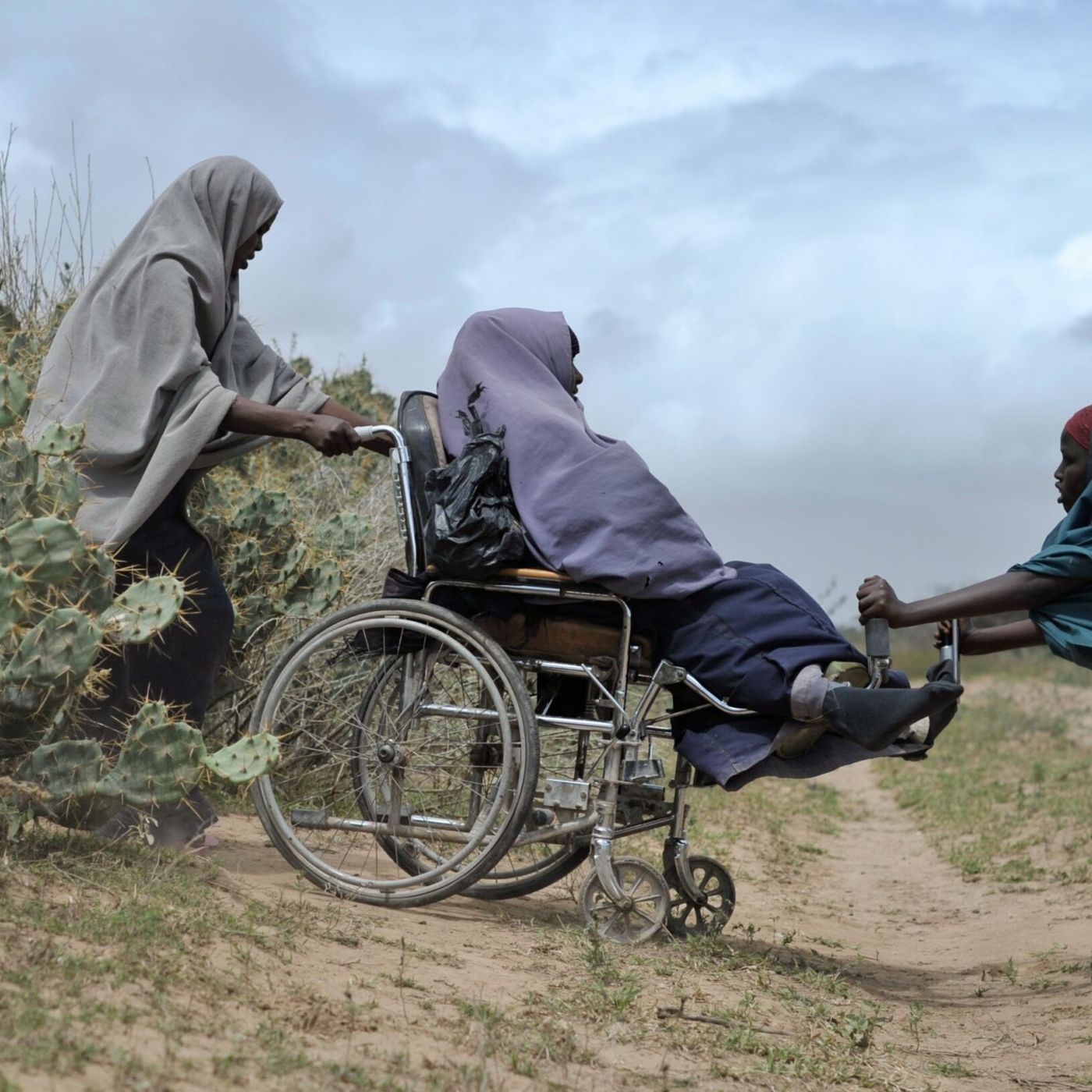 Le journal du 3 décembre 2025 - Inclusion des personnes handicapées et affaire des tonneaux radioactifs à Madaouela episode artwork