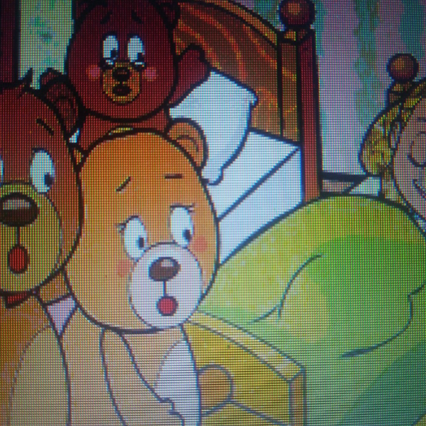 la niña de cabello ondulado