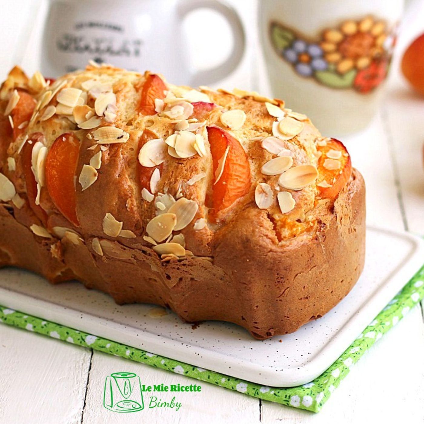 PLUMCAKE ALLE ALBICOCCHE BIMBY con mandorle: Soffice e Fruttato!