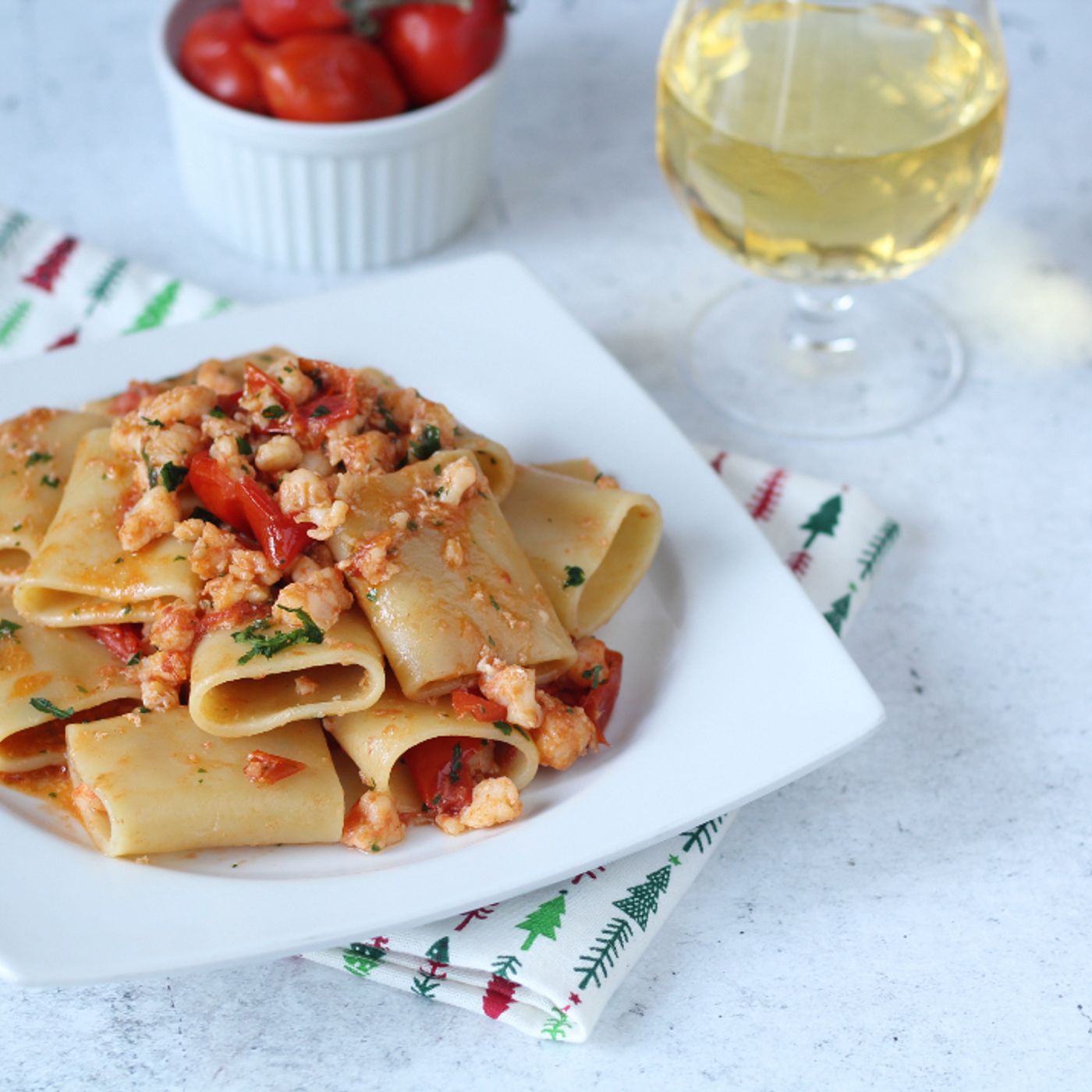 Paccheri mazzancolle e pomodorini del Vesuvio