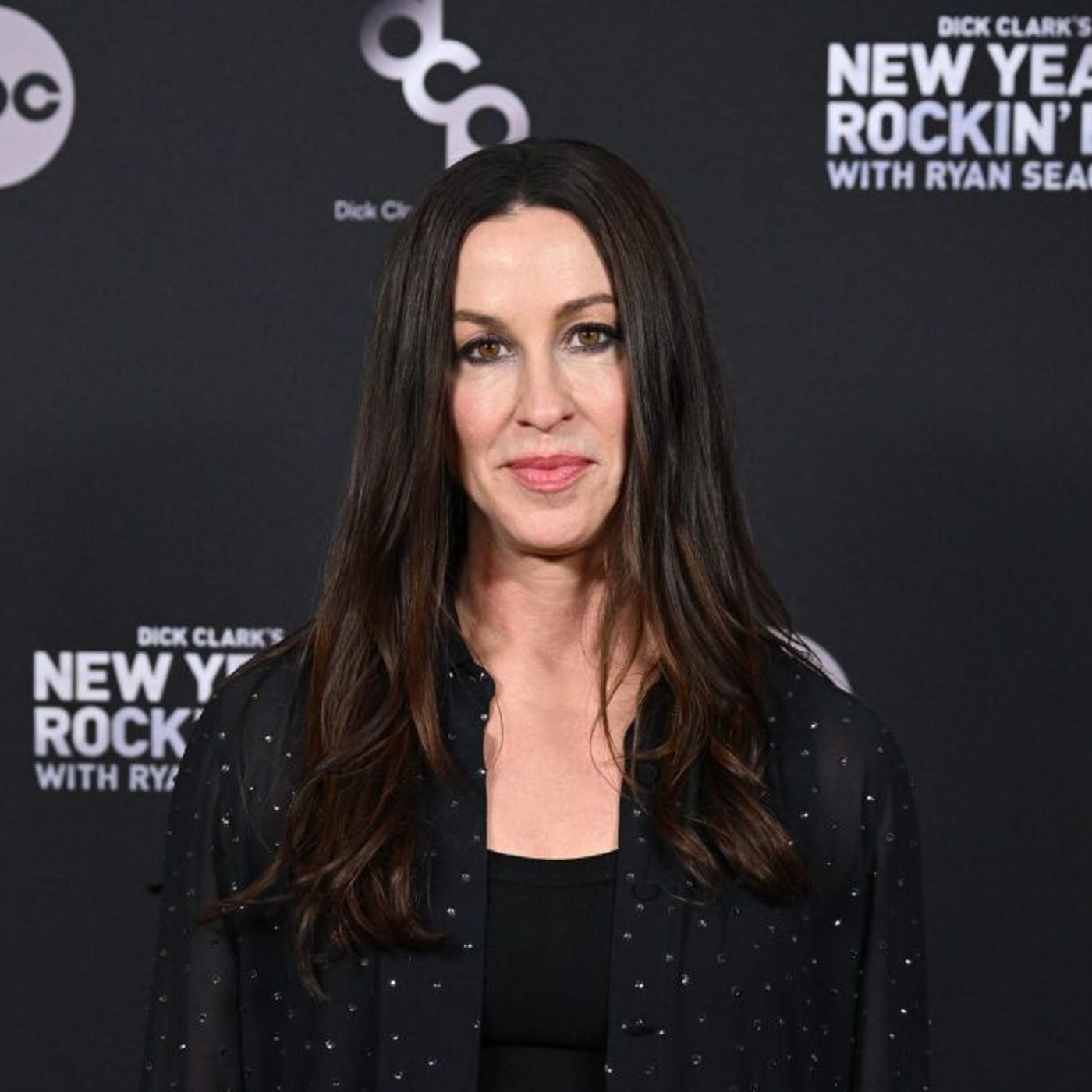 Alanis Morissette Sues Ex-Tour Manager for Fraud & Extortion: ‘Incompetent Blackmailer’ episode artwork