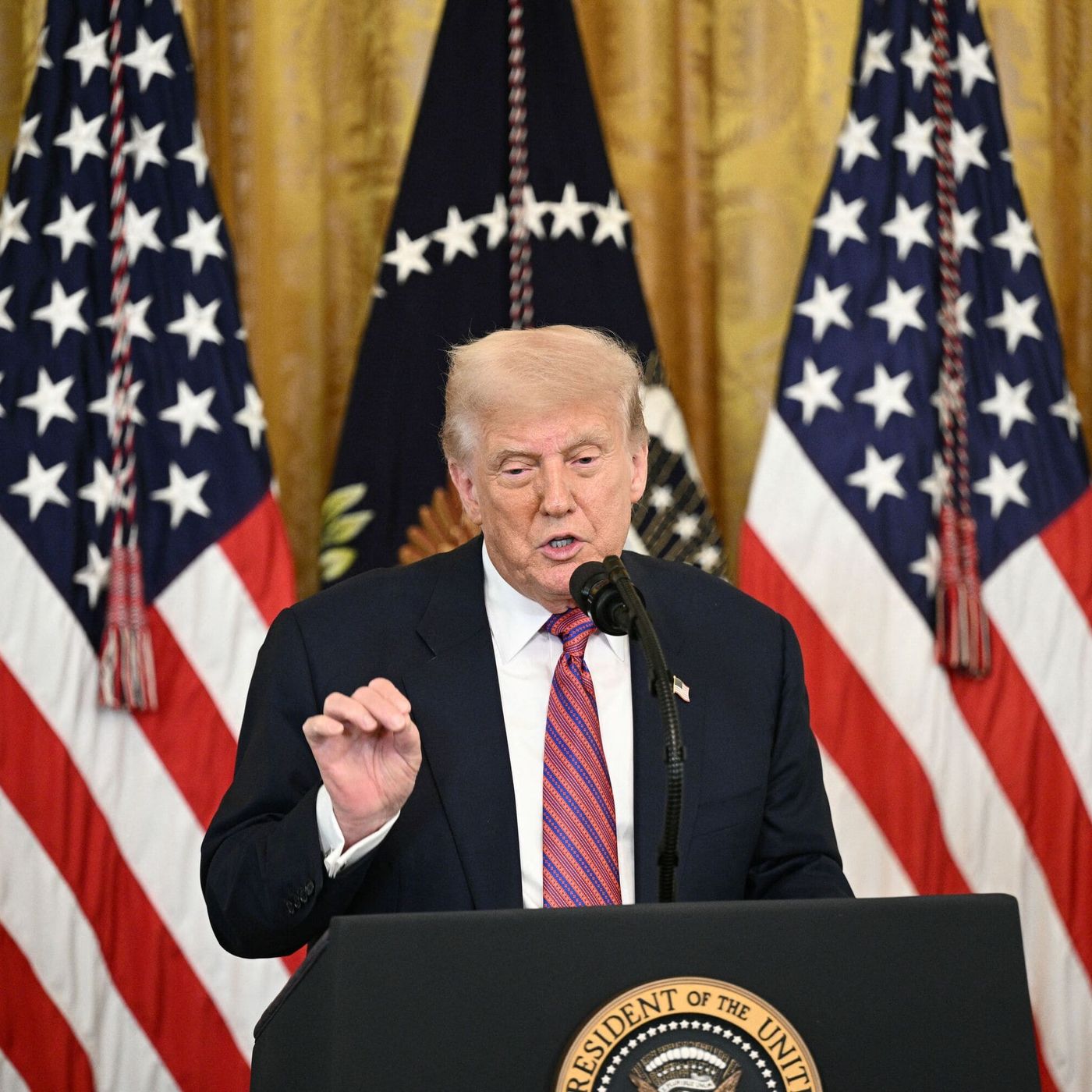 Il bilancio dei primi sei mesi di Trump alla Casa Bianca episode artwork