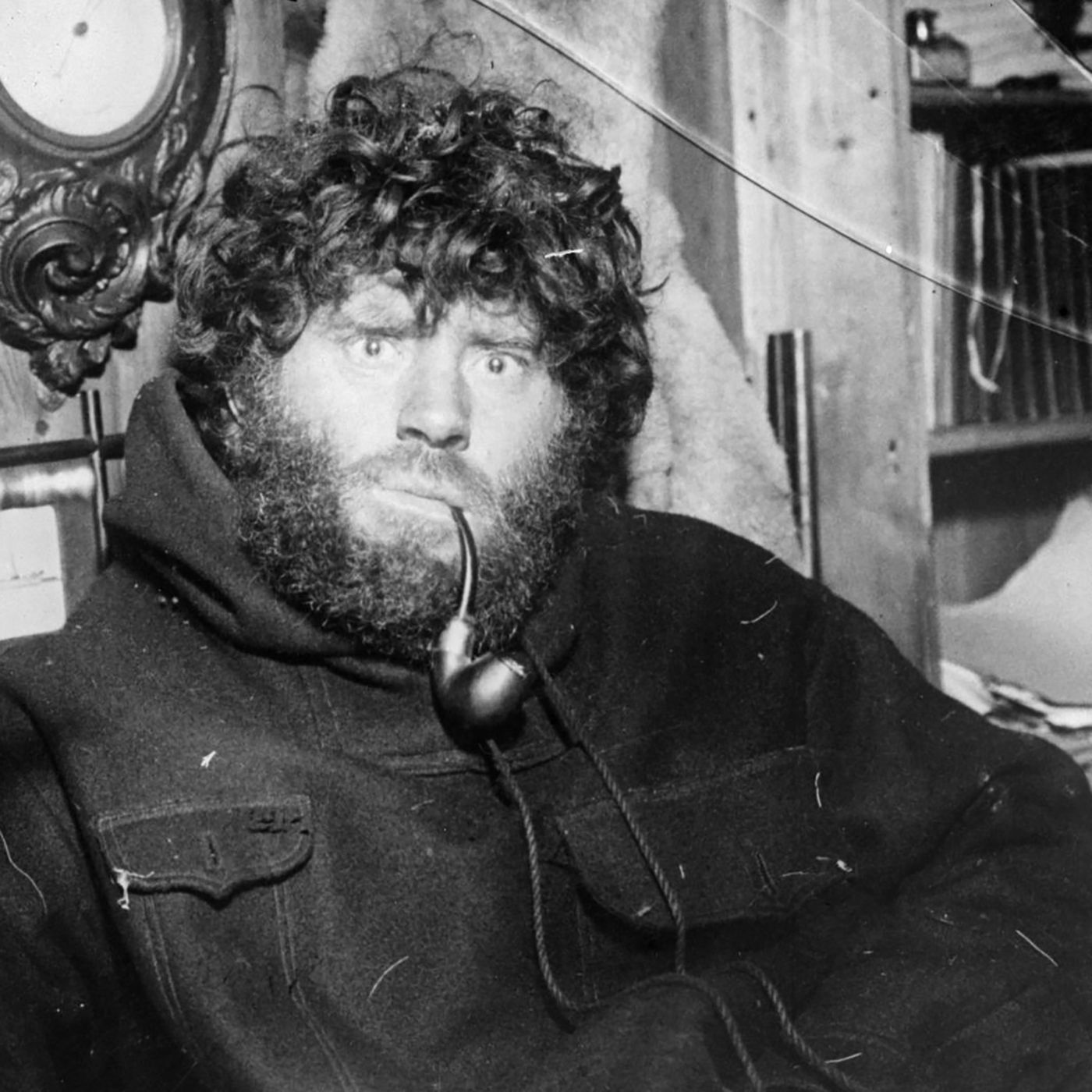 S1E10. Ejnar Mikkelsen: Fanget i iskold træhytte på Grønlands østkyst i næsten tre år