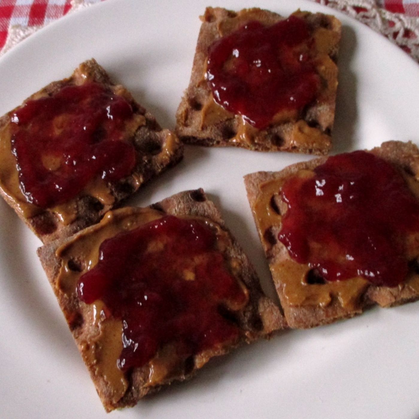 Fette con burro di arachidi e marmellata