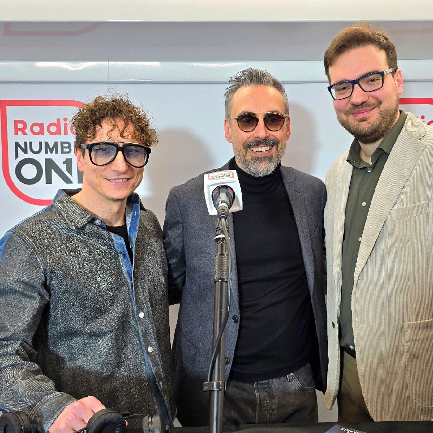 Sanremo 2025, Brunori Sas: «Ci si può far notare anche con un brano che ha un tono diverso» episode artwork