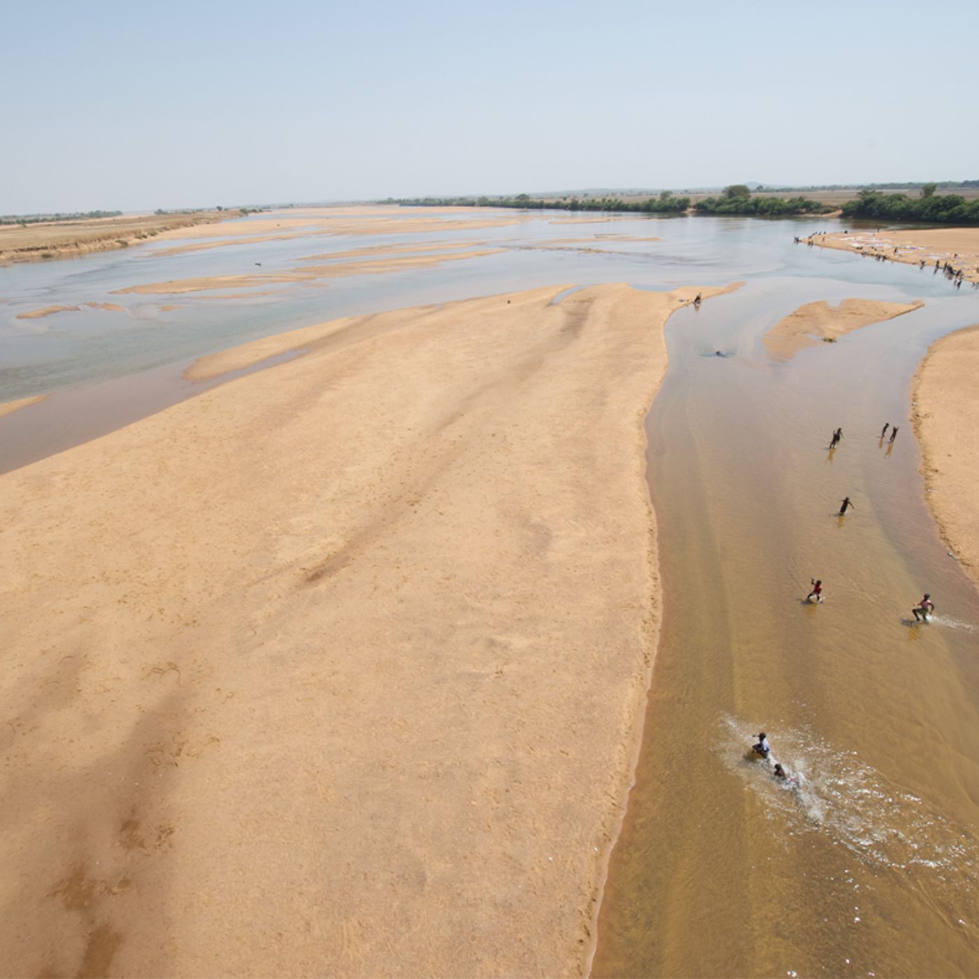À Finari, la montée des eaux impose de nouvelles formes d’adaptation (Le Niger sur Kalangou) episode artwork