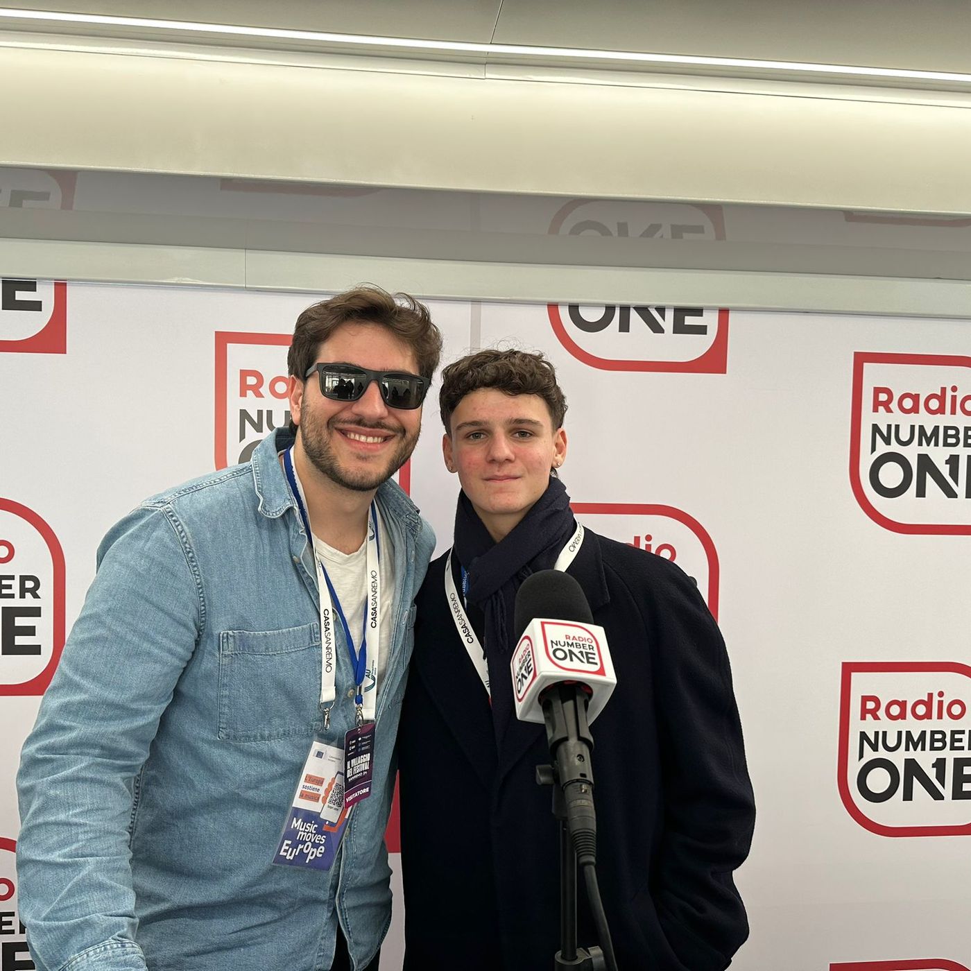 Sanremo 2024, Blu: «Cantare col pubblico in piazza fa un bell'effetto» episode artwork