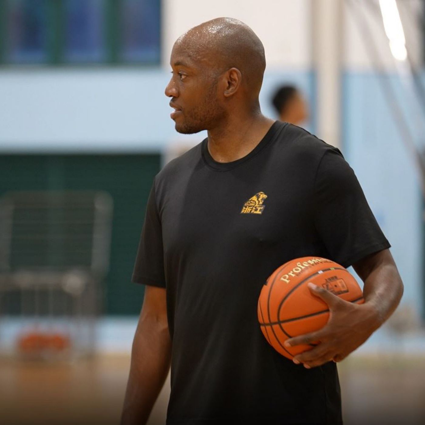 Makin' it in China: A French basketball mentor