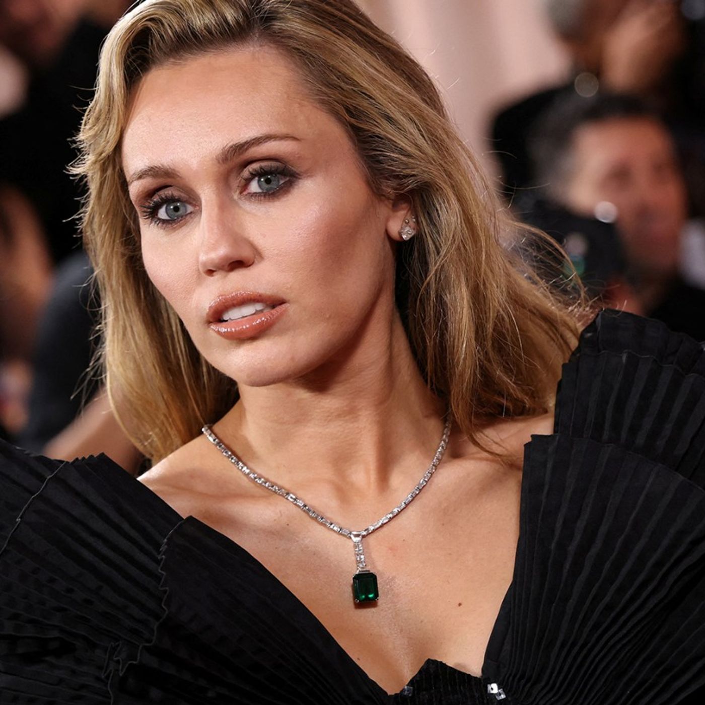 Miley, Beyoncé, Adéla and All the Songs You Need to Know This Week episode artwork