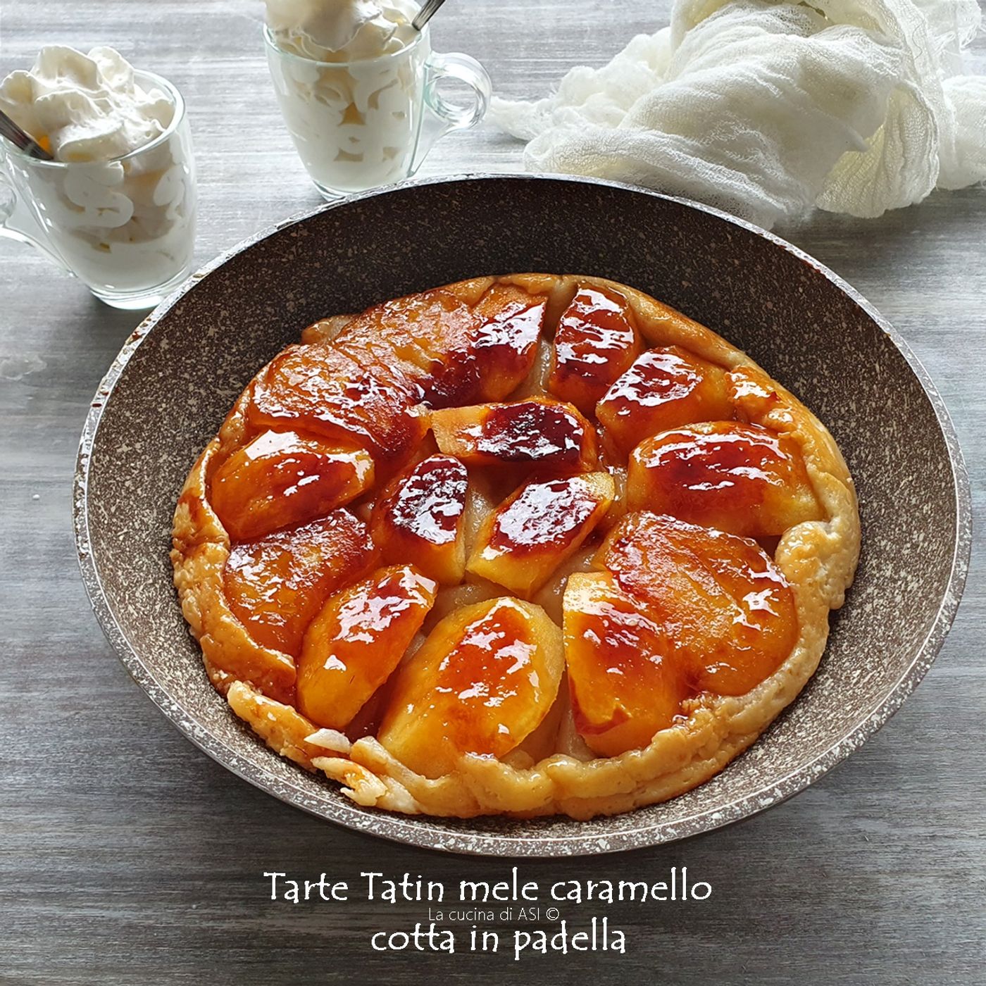 Tarte Tatin con mele e caramello cotta in padella episode artwork