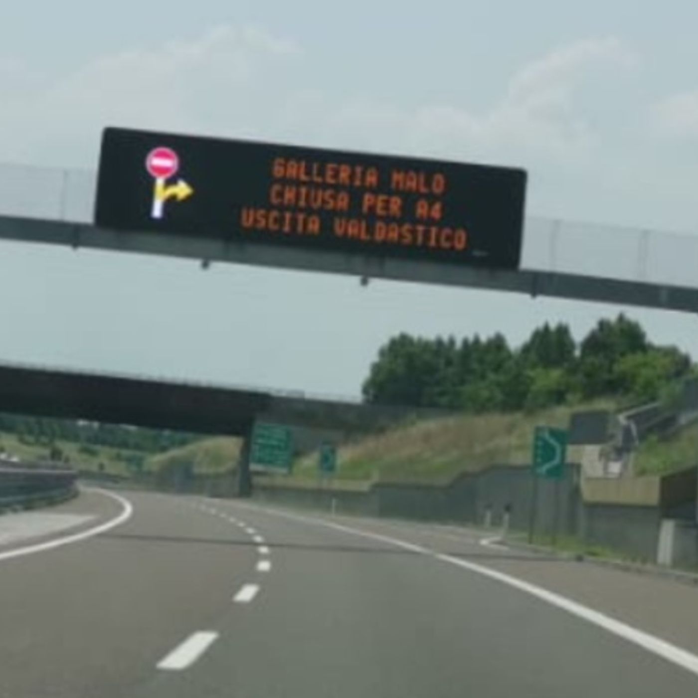Il camionista dello schianto: “Stava bene, si è scusato per il tamponamento, poi il botto” episode artwork