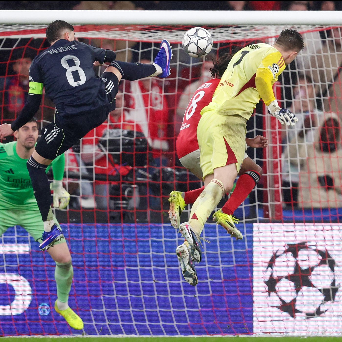 Los goles del Benfica 4 - 2 Real Madrid | El portero del Benfica deja fuera del top8 al Madrid