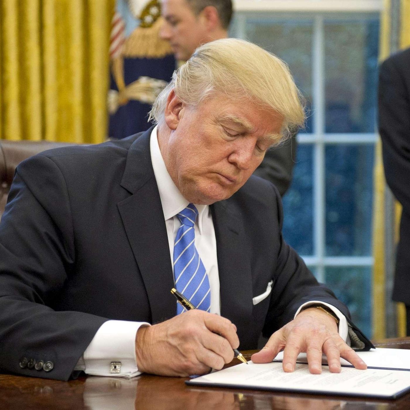 I primi giorni di Trump - Intervista dagli Usa a Nicolò Scarano episode artwork