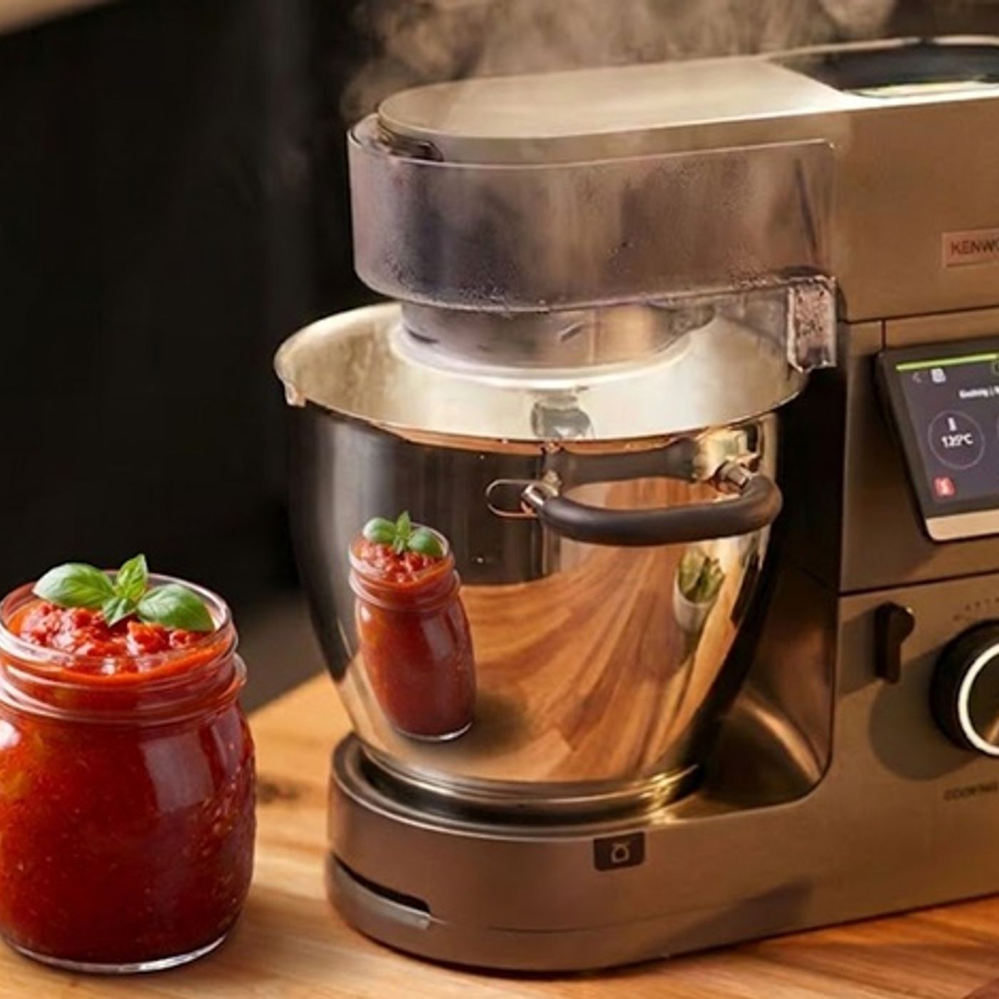 Passata di pomodoro e conserve estive con Kenwood Cooking Chef: il trucco per non stare davanti ai fornelli