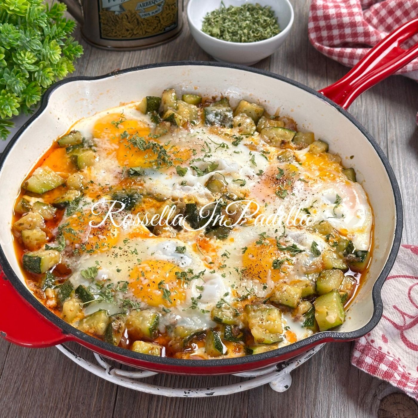 Uova con le zucchine, ricetta buona, facile e veloce