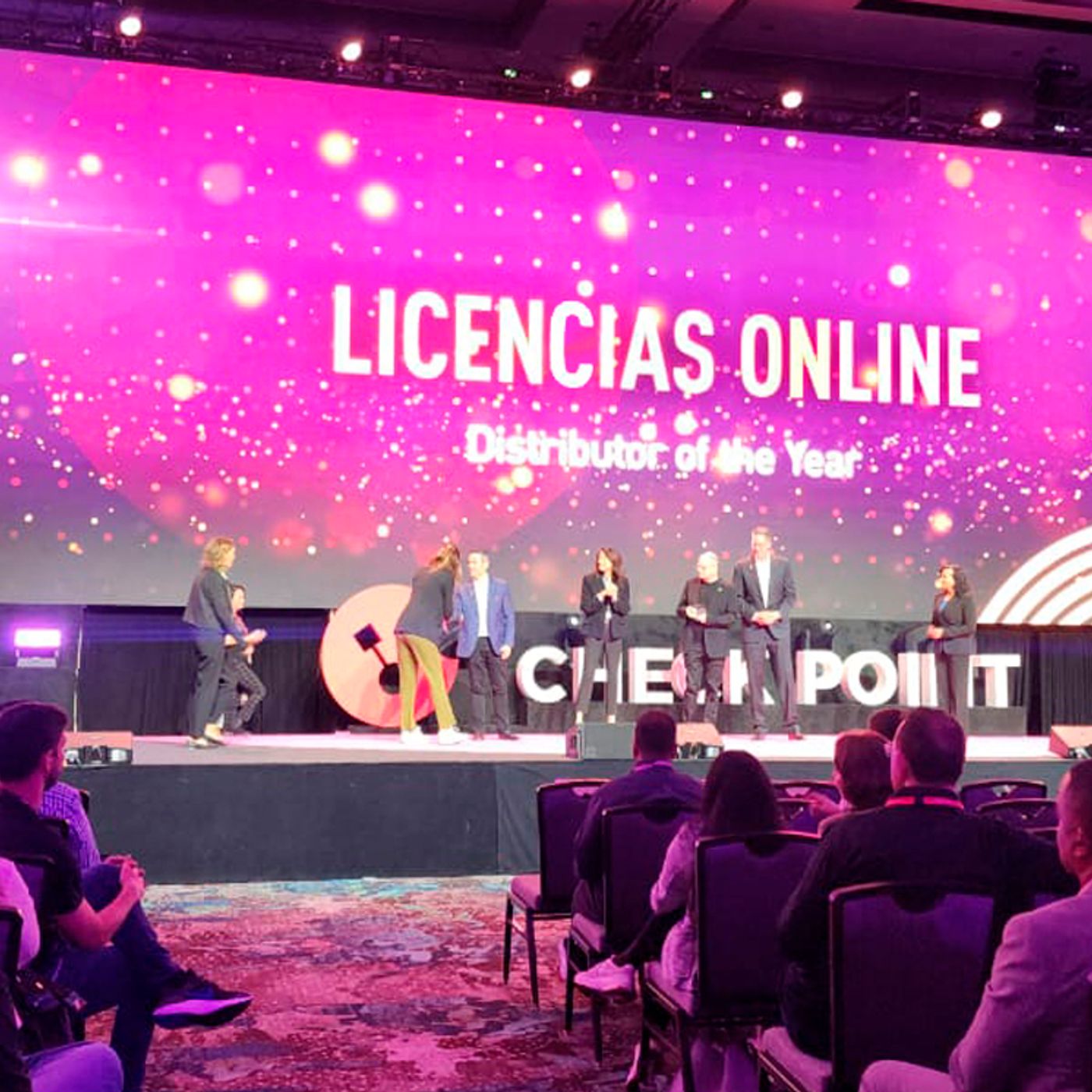 LICENCIAS ONLINE ES GALARDONADO COMO EL MEJOR DISTRIBUIDOR DE LAS AMÉRICAS episode artwork