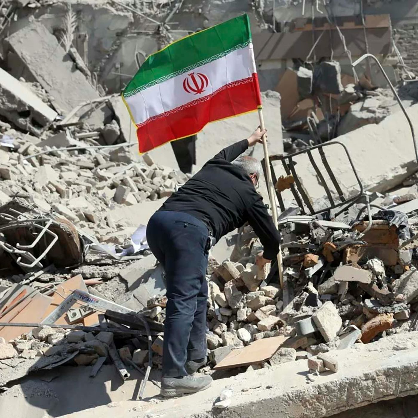 Iran War, Midterm Tea Leaves, Trump Fires Noem episode artwork