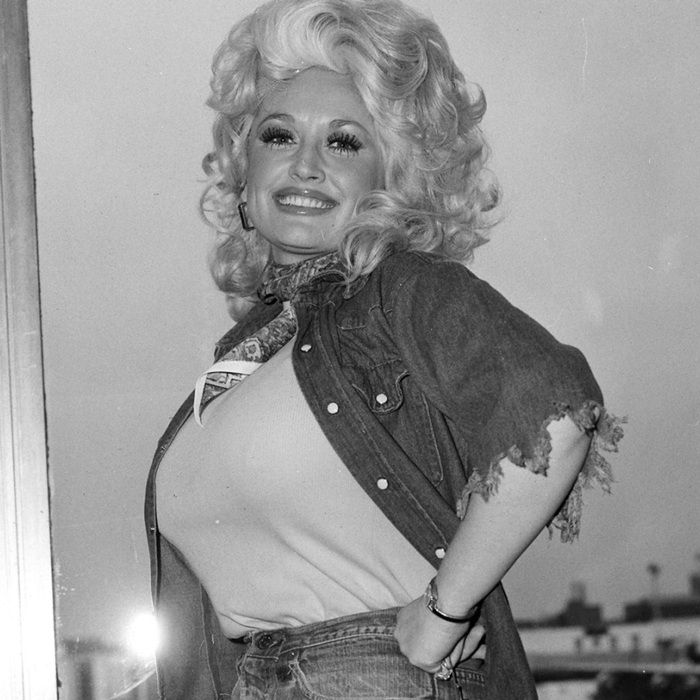 Dolly Parton, Who Hated Flying, Is Getting an Airport Named After Her. She’d Have Liked the Joke episode artwork