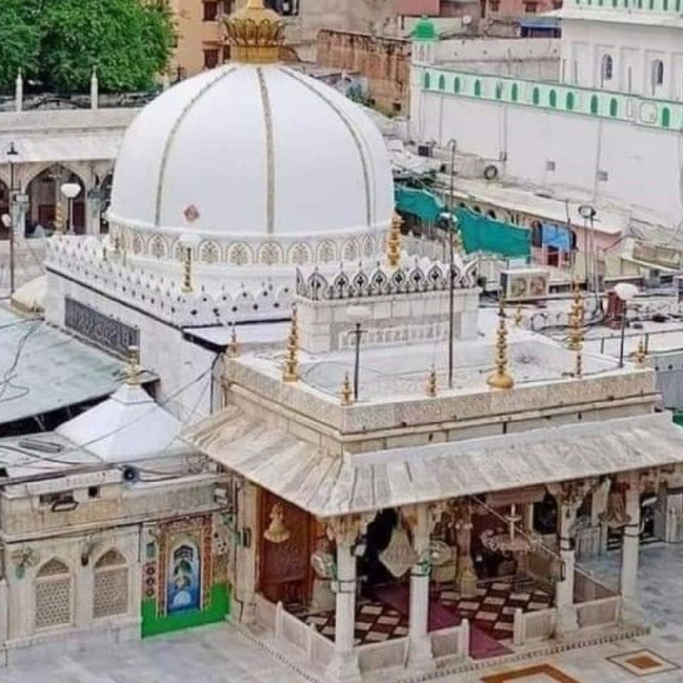हज़रत ख्वाजा सैय्यद मोईनुद्दीन हसन चिश्ती संजरी सुम्मा अजमेरी (रहमतुल्लाह अलैह) की शान में