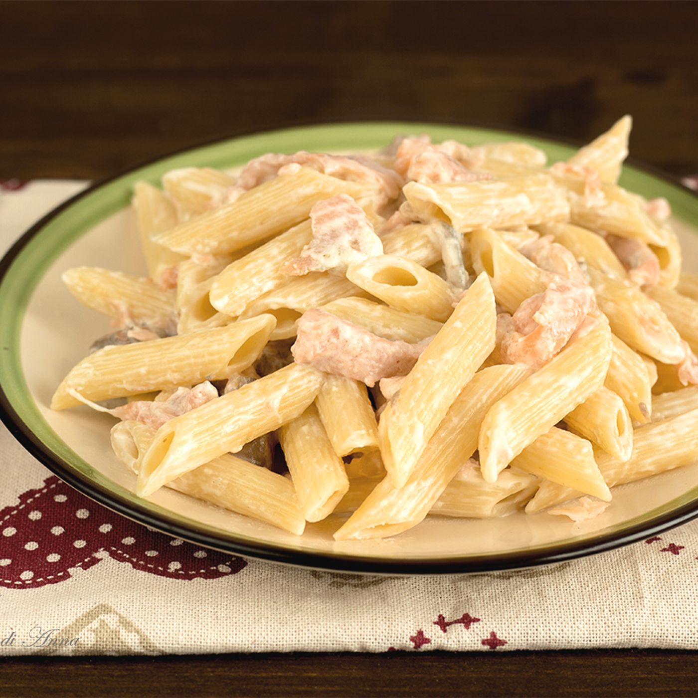 Pasta al salmone e philadelphia