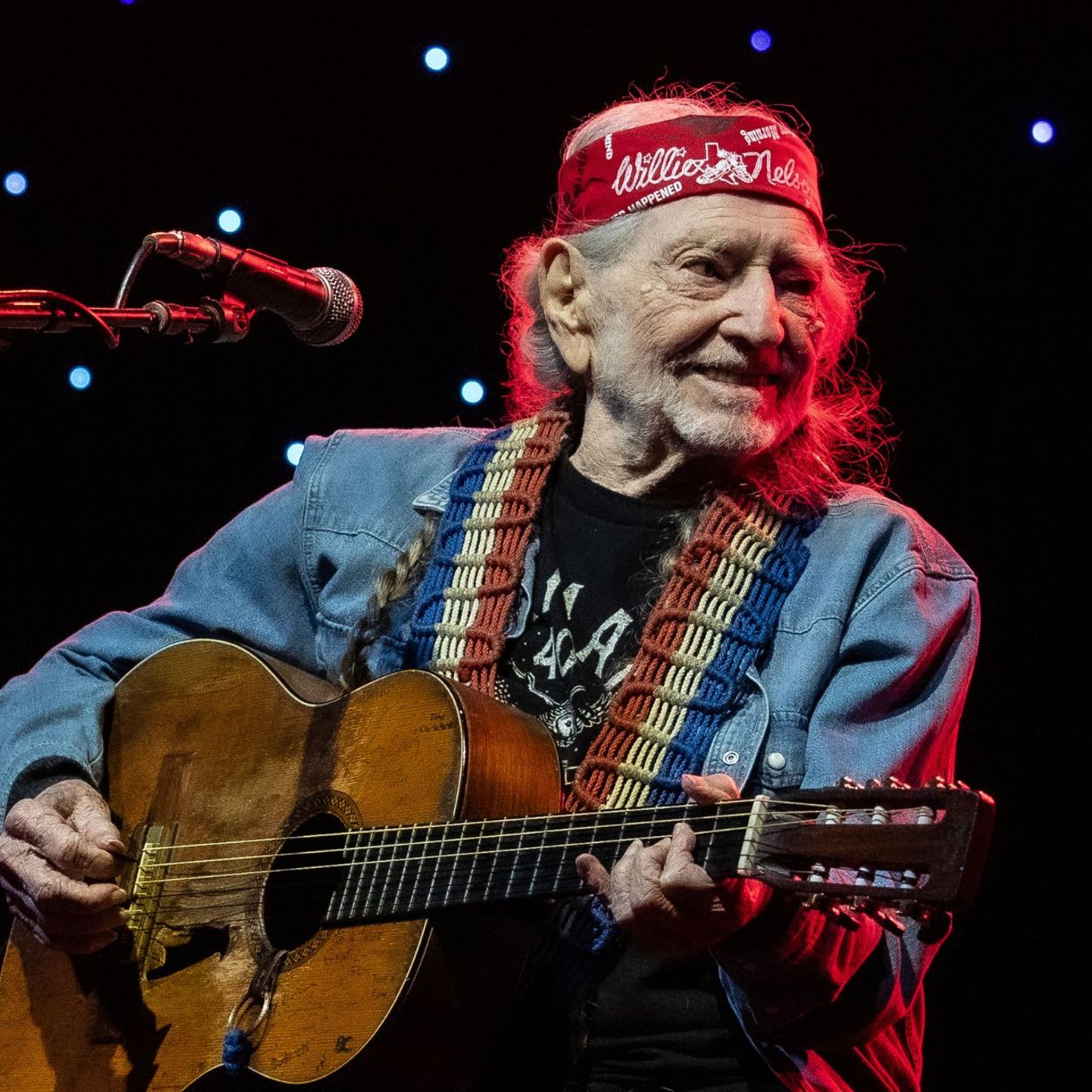 Willie Nelson shares call for communities to “fight” against data centres