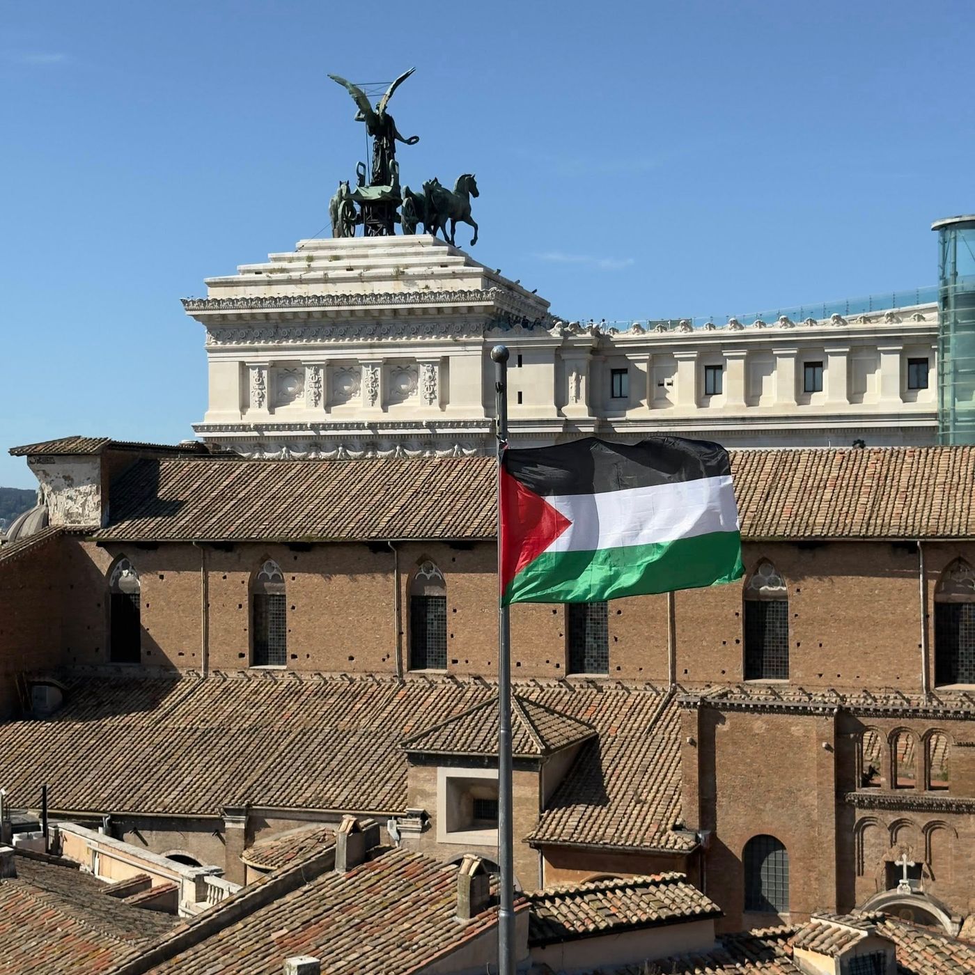 #811 La bandiera palestinese in Campidoglio e le nuove zone rosse a Roma est episode artwork