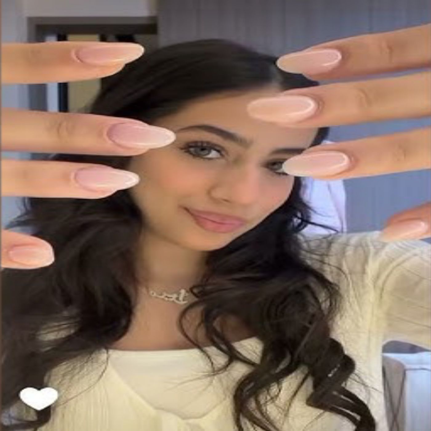 🎀❤️ ميرا فهمي وصديقتها تستعدان لحفل الزفاف 👗💖✨