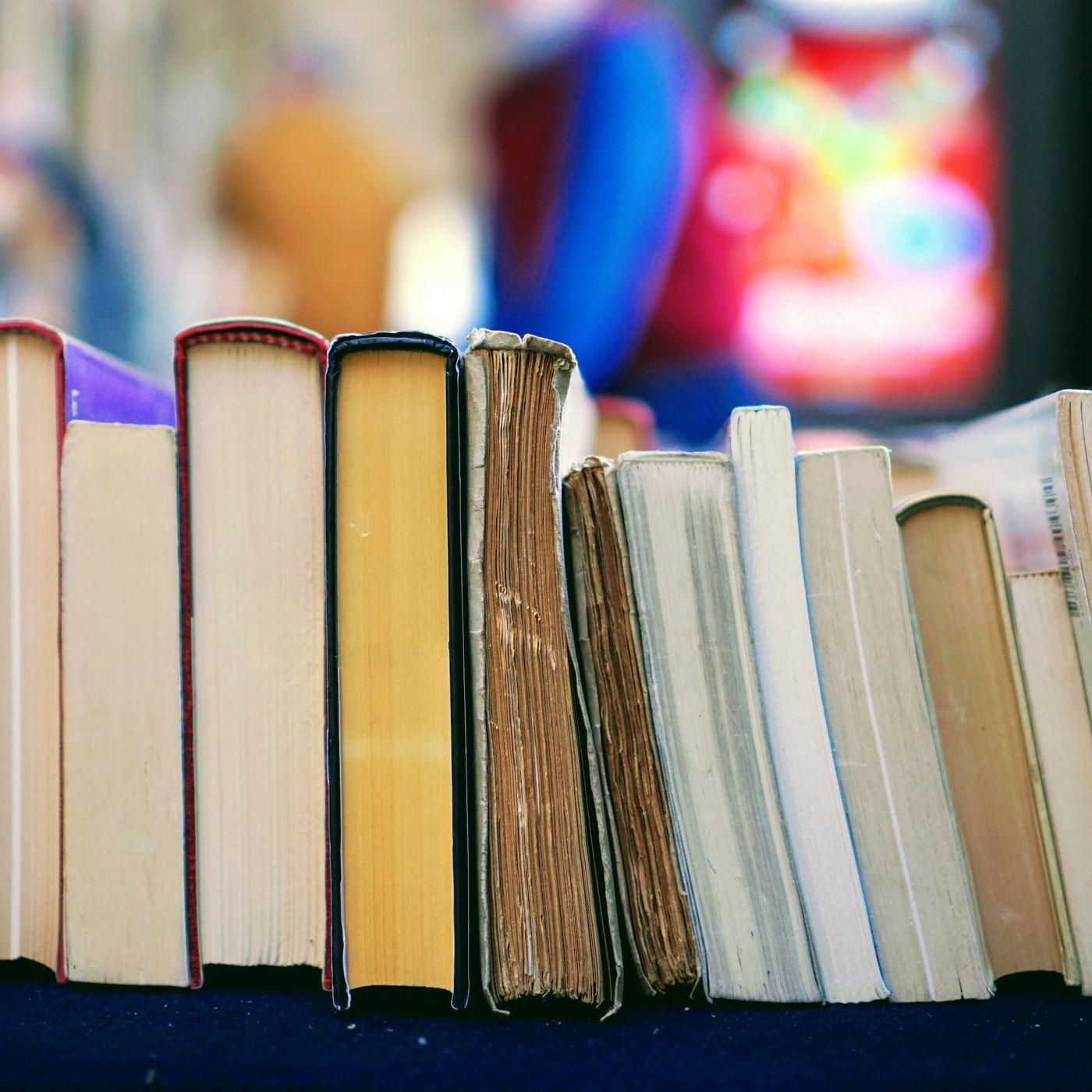 La libreria che vende solo libri autografati il sogno di un ex sarto novantenne diventa un modello globale episode artwork