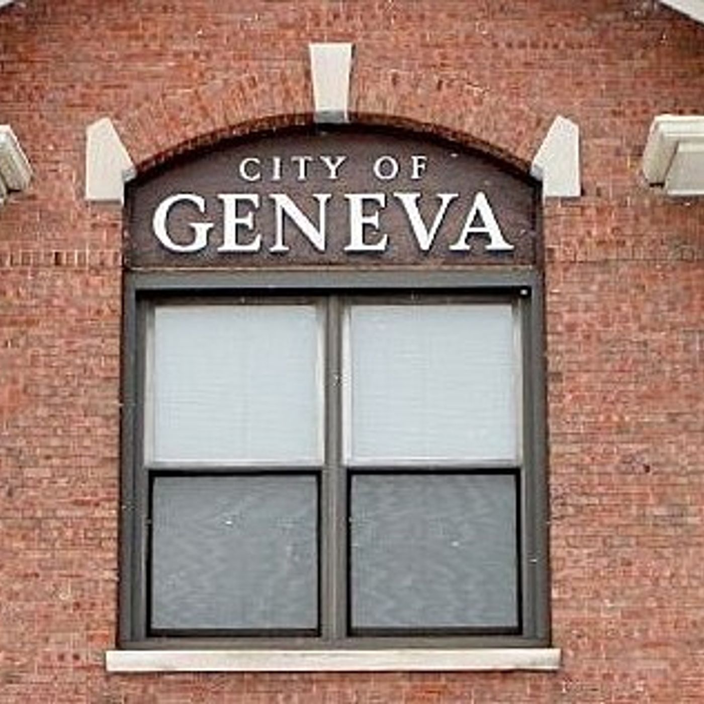 Geneva council advances $11.6M dual sewer line project under Fox River