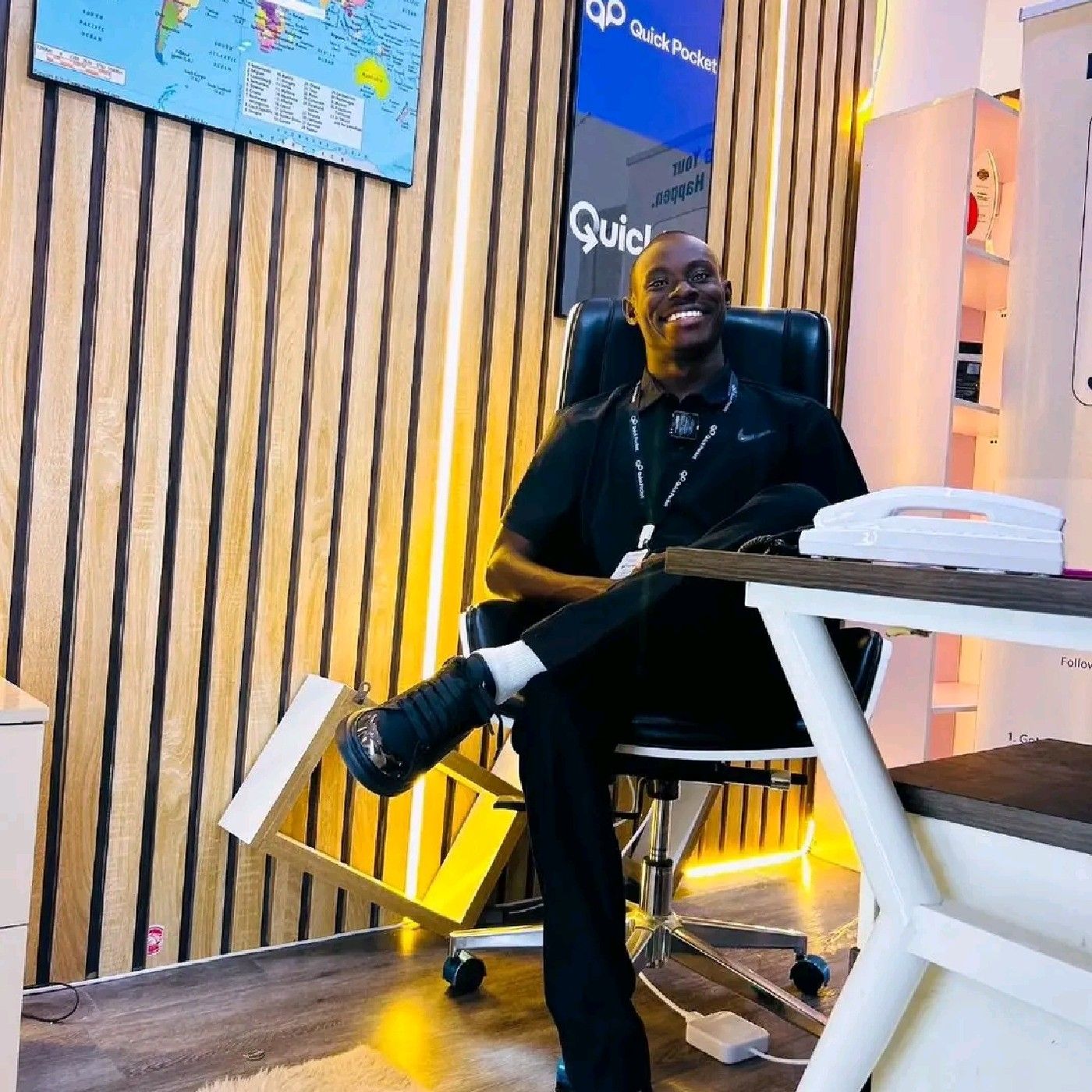 5 WAYS TO BECOME POPULAR