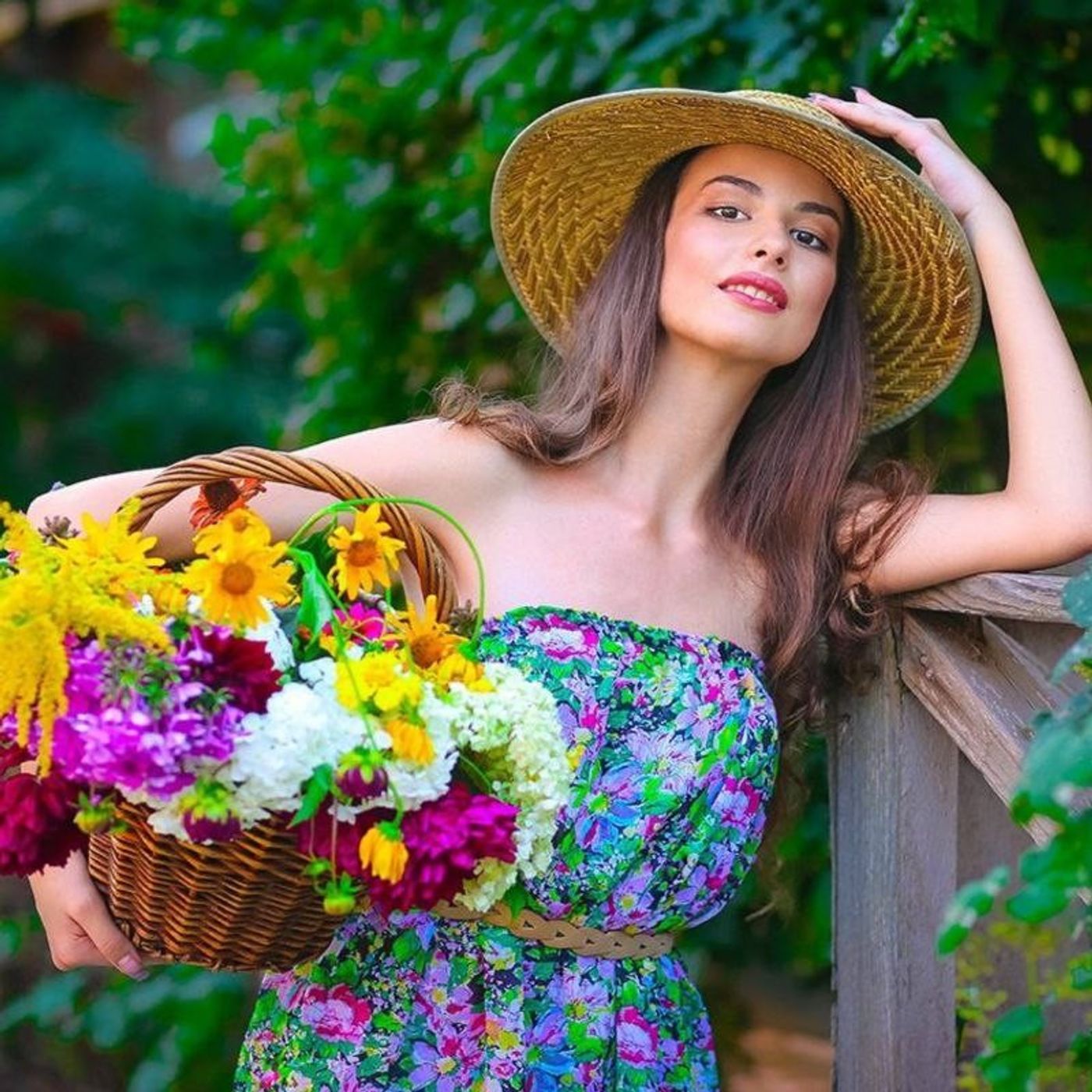 Erva 🌿 🌳 E Flores 💐 Devem Ser Queimado 🔥