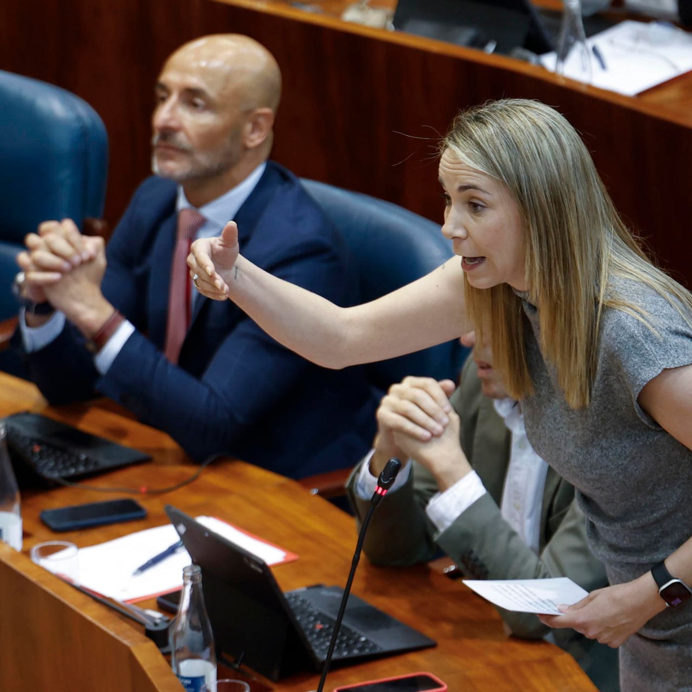 La República de los Tonnntos: Ridículo mayúsculo de la portavoz del PSOE en la Asamblea al recitar los mandamientos