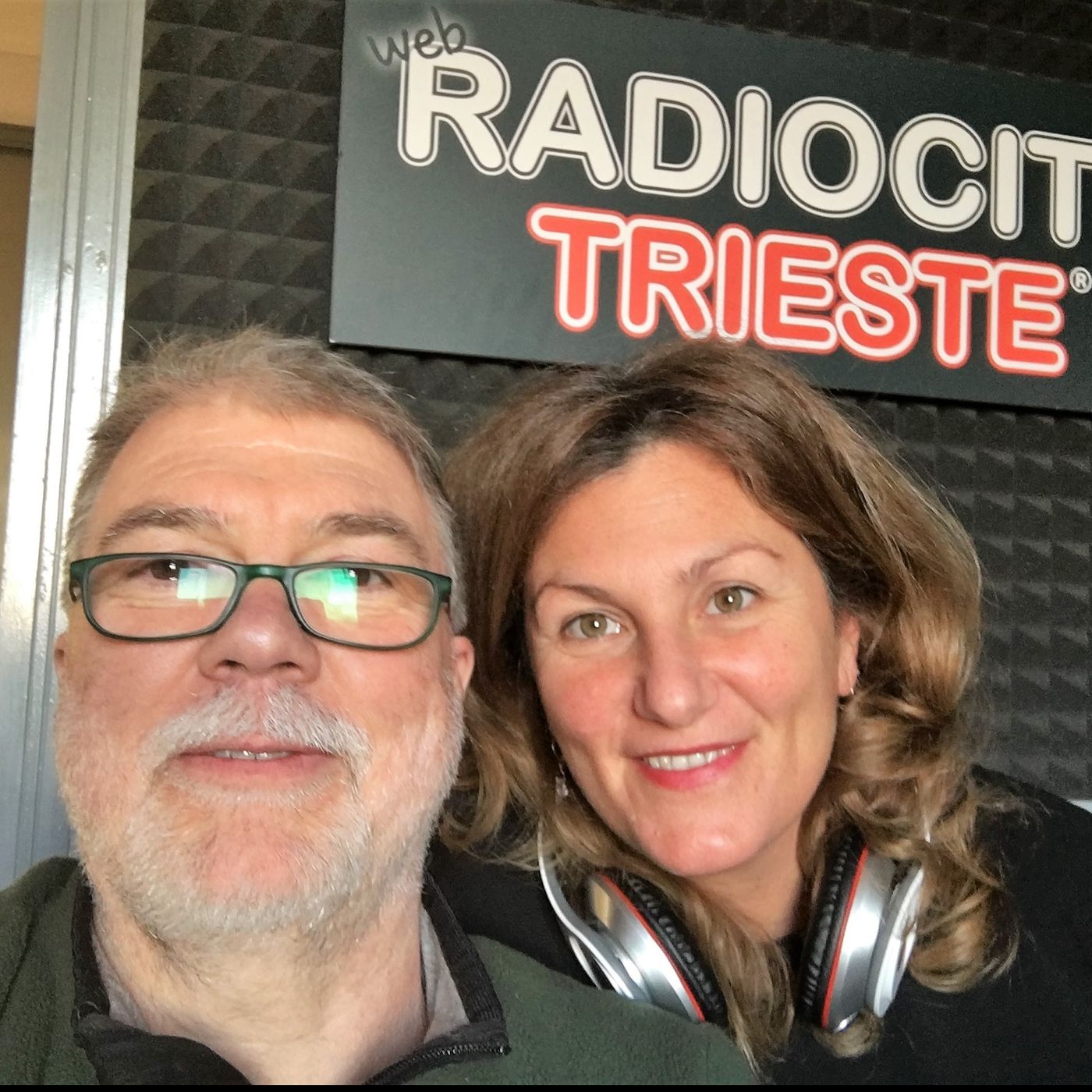 10 Parliamo di teatro e attori con Eva Mauri - 29/11/2016 episode artwork